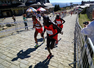 Peter Kibet leads the pack at the 2013 World Mt. RUnning Championship.